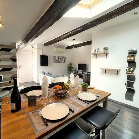 Charme Urbain Sous Les Toits-Terrasse/Clim/Parking Διαμέρισμα Μπεζιέ Εξωτερικό φωτογραφία