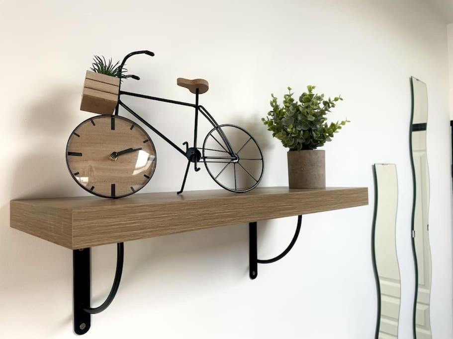 Charme Urbain Sous Les Toits-Terrasse/Clim/Parking Διαμέρισμα Μπεζιέ Εξωτερικό φωτογραφία