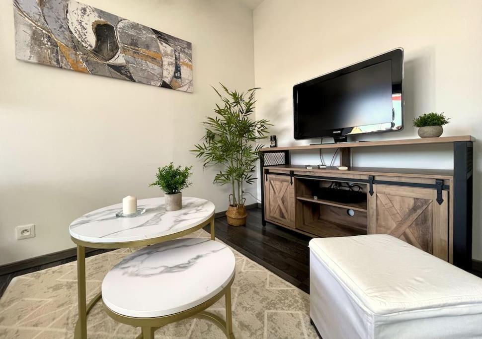 Charme Urbain Sous Les Toits-Terrasse/Clim/Parking Διαμέρισμα Μπεζιέ Εξωτερικό φωτογραφία